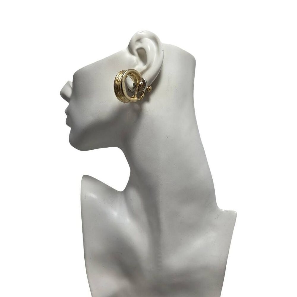 Vintage Raffiné Gold Tone Huggie Clip-On Earrings
